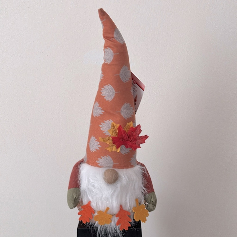 Fall leaf banner gnome